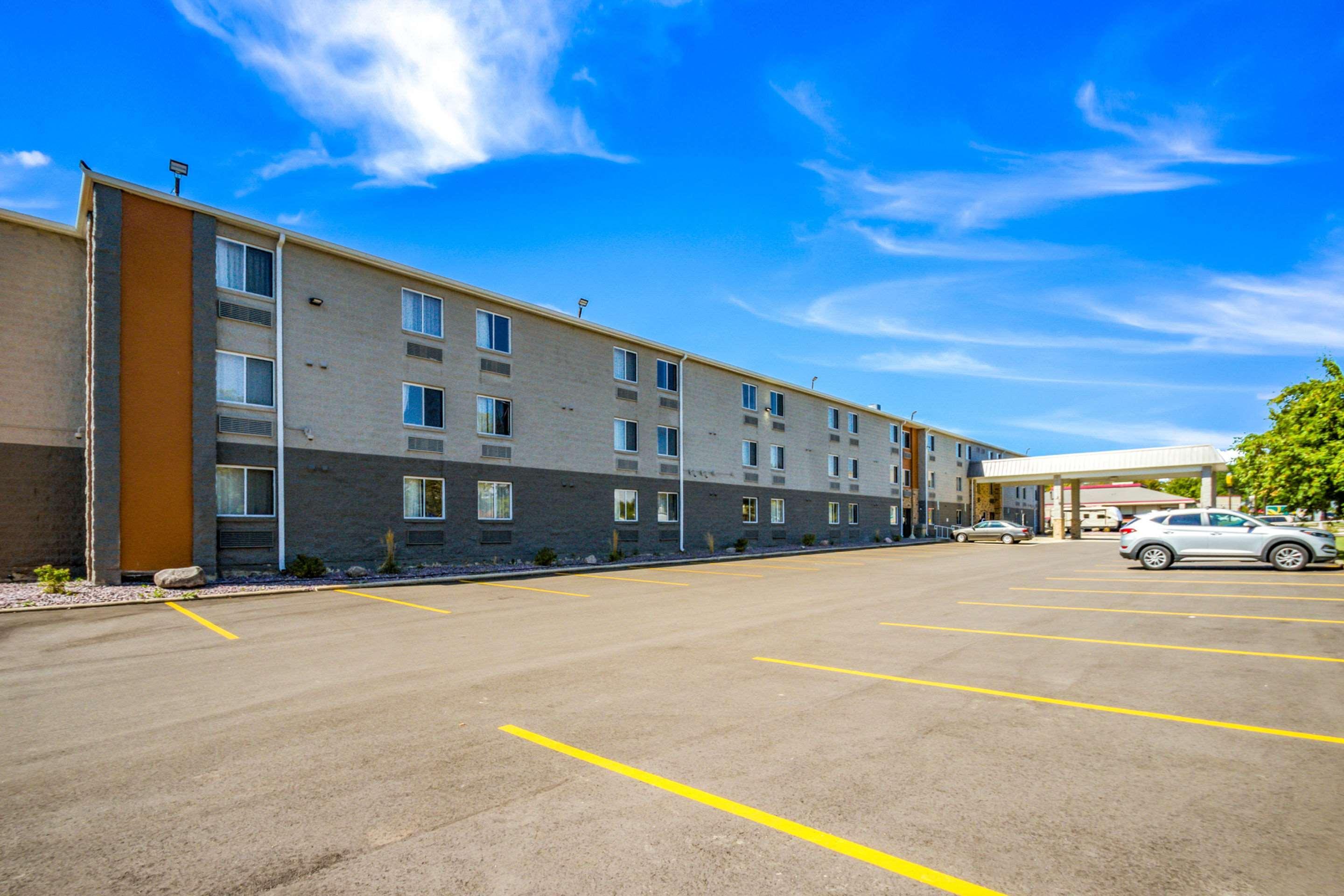 Americinn By Wyndham Madison Wi Exterior foto
