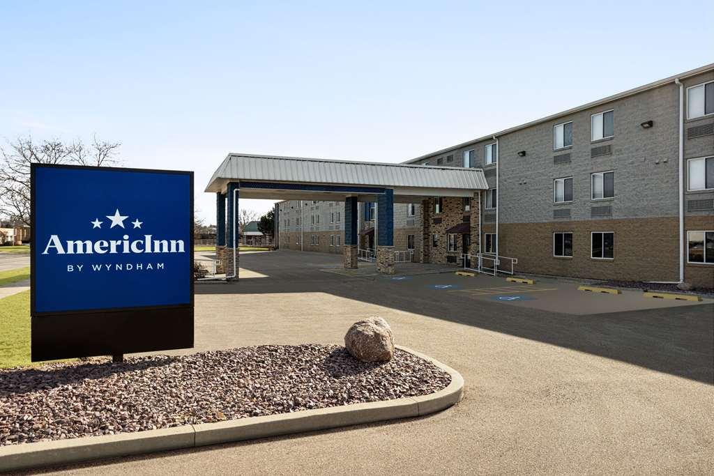 Americinn By Wyndham Madison Wi Exterior foto
